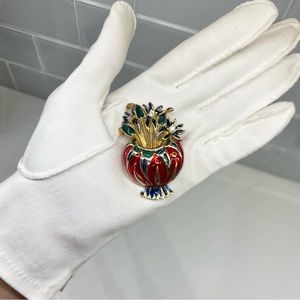VTG 1940s BROOCH GOLD TONE RED/GREEN ENAMELED FLOWER BASKET W/ PAVED RHINESTONES